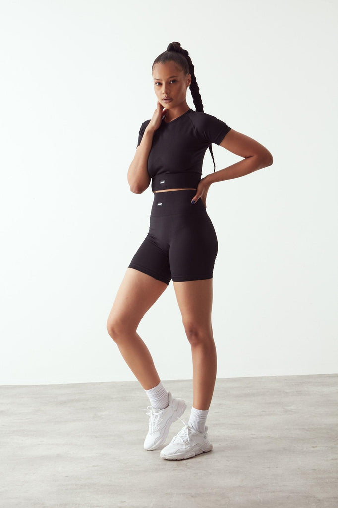 Seamless shorts in Black - JOGGR